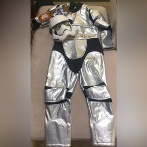 NWT Halloween 🎃 Stormtrooper 5/6. Disney store/Star Wars